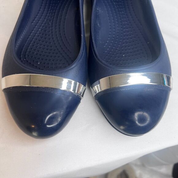 CROCS Navy Blue Silver Mirror Cap Toe Slip On Ballet Flat Size W8 - Picture 8 of 11
